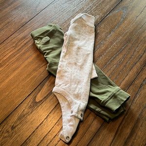 Carter’s boys 12-18 mos set